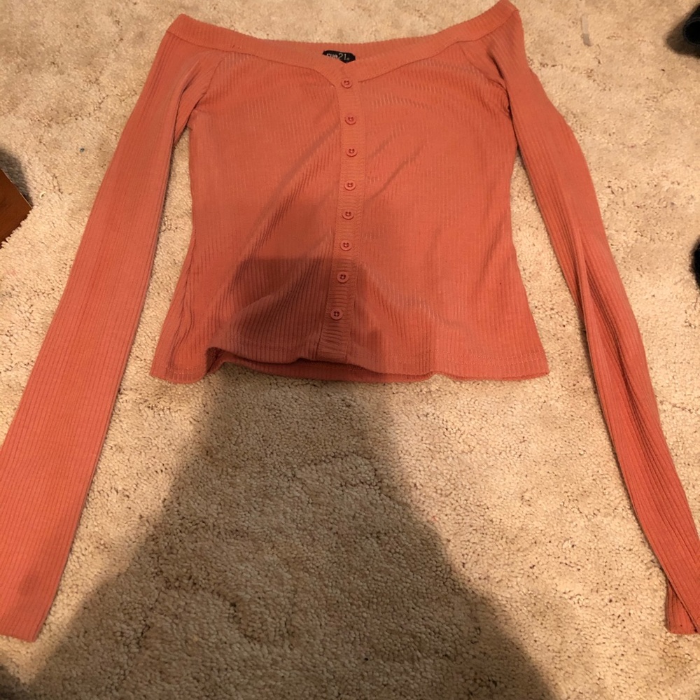 Pink long sleeve crop top